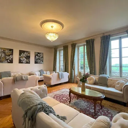Chateau De Bruges - Exclusive Property Lapeyrouse